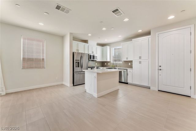 11676 GOLDEN ORIOLE Avenue, Las Vegas, NV 89138