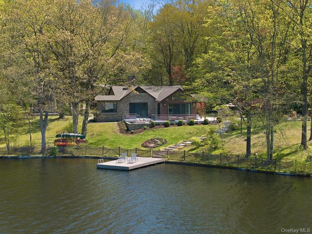 438 Lake Shore Road, Putnam Valley, NY 10579