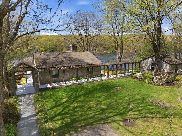 438 Lake Shore Road, Putnam Valley, NY 10579