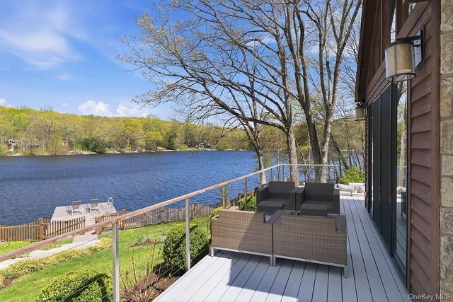438 Lake Shore Road, Putnam Valley, NY 10579