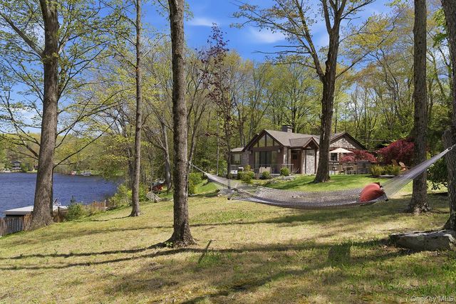438 Lake Shore Road, Putnam Valley, NY 10579
