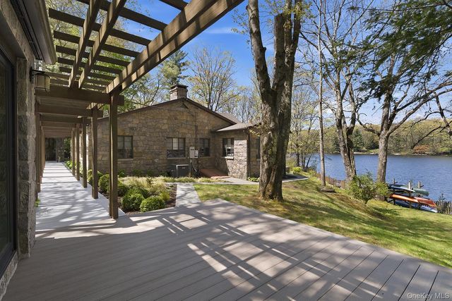 438 Lake Shore Road, Putnam Valley, NY 10579
