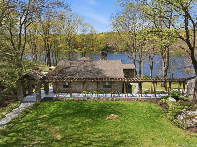 438 Lake Shore Road, Putnam Valley, NY 10579