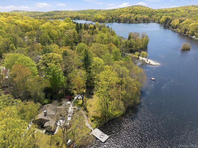 438 Lake Shore Road, Putnam Valley, NY 10579