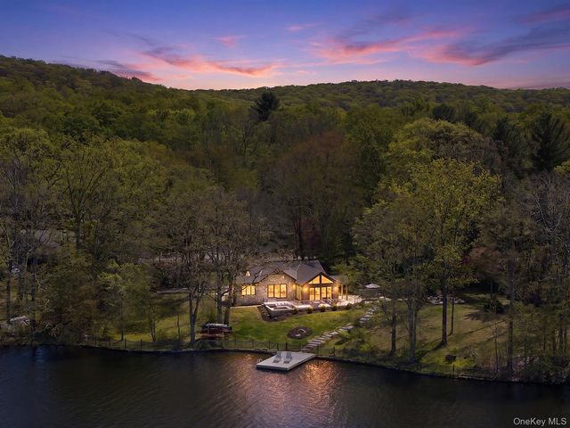438 Lake Shore Road, Putnam Valley, NY 10579