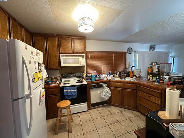 1988 Calaveras Dr, Pittsburg, CA 94565
