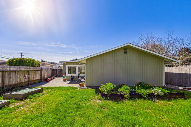 2157 Mckinleyville Avenue, Mckinleyville, CA 95519