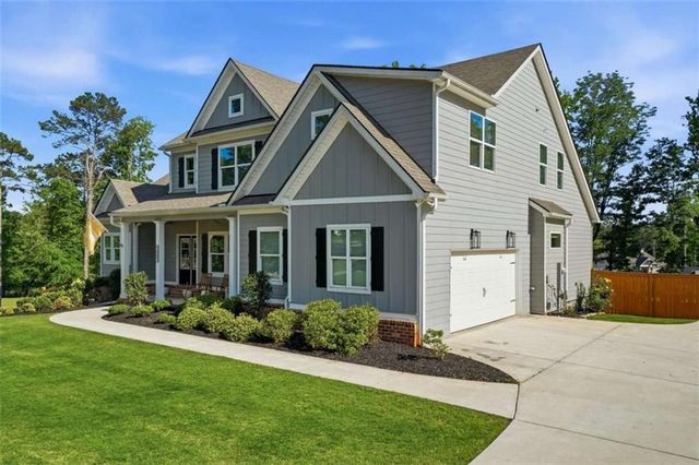 100 W Wind Court W, Tyrone, GA 30290