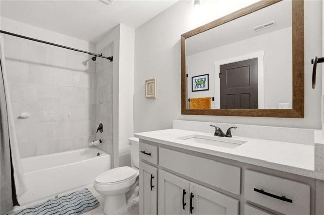 100 W Wind Court W, Tyrone, GA 30290