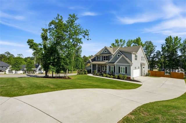 100 W Wind Court W, Tyrone, GA 30290