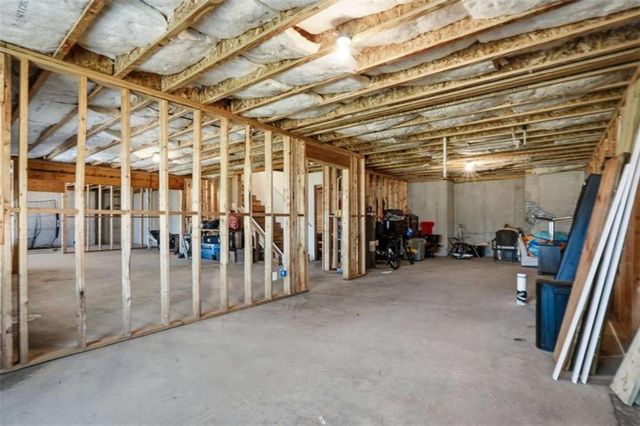 100 W Wind Court W, Tyrone, GA 30290