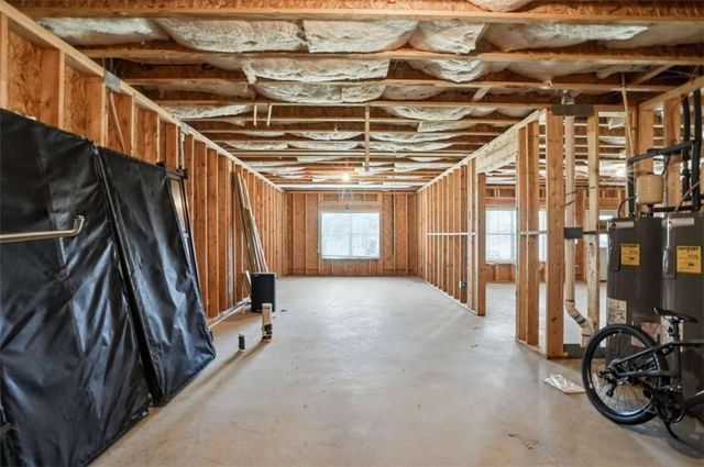 100 W Wind Court W, Tyrone, GA 30290