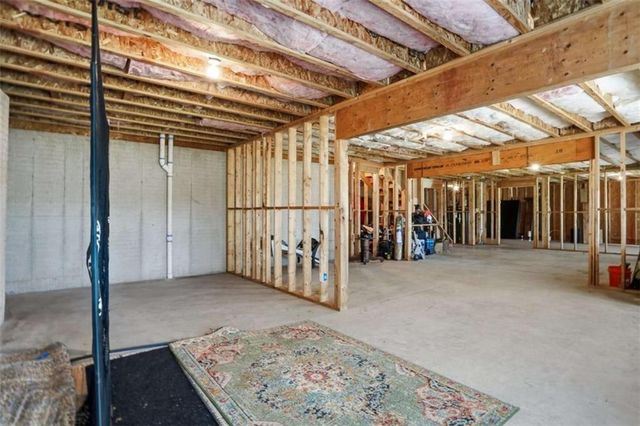 100 W Wind Court W, Tyrone, GA 30290