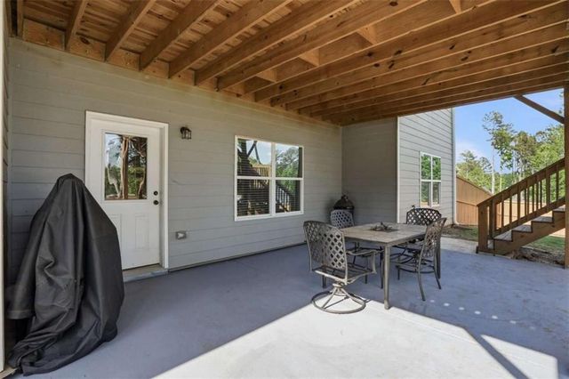 100 W Wind Court W, Tyrone, GA 30290
