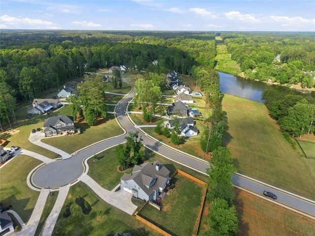 100 W Wind Court W, Tyrone, GA 30290