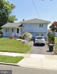 336 DREXEL AVE, Blackwood, NJ 08012