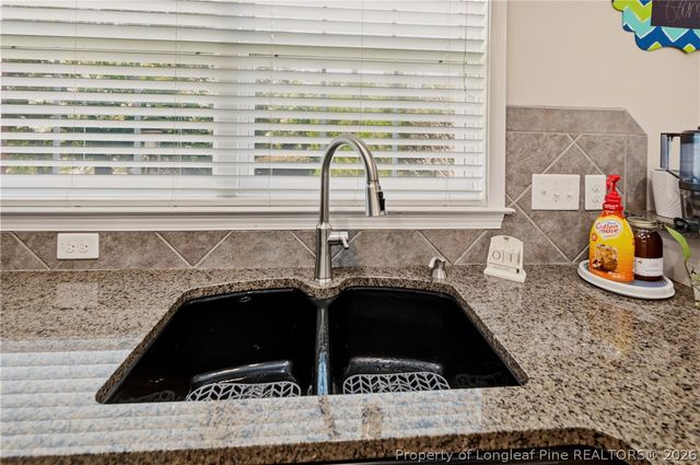 833 Falling Creek Lane, Fayetteville, NC 28304