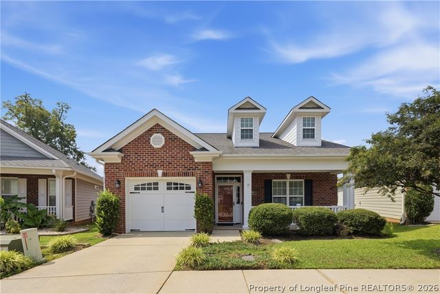 833 Falling Creek Lane, Fayetteville, NC 28304