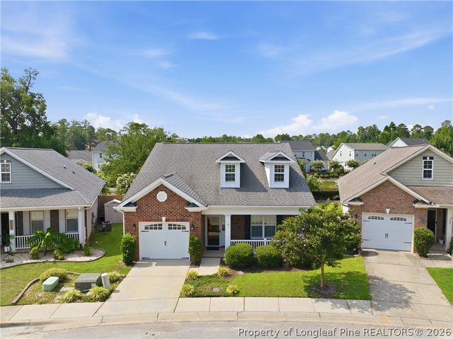 833 Falling Creek Lane, Fayetteville, NC 28304