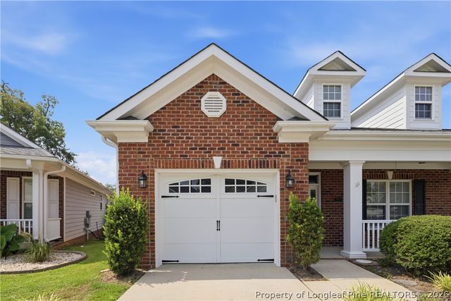 833 Falling Creek Lane, Fayetteville, NC 28304