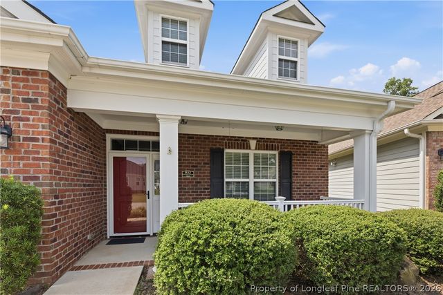 833 Falling Creek Lane, Fayetteville, NC 28304