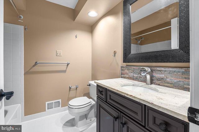 13630 CEDAR CREEK LN, Silver Spring, MD 20904