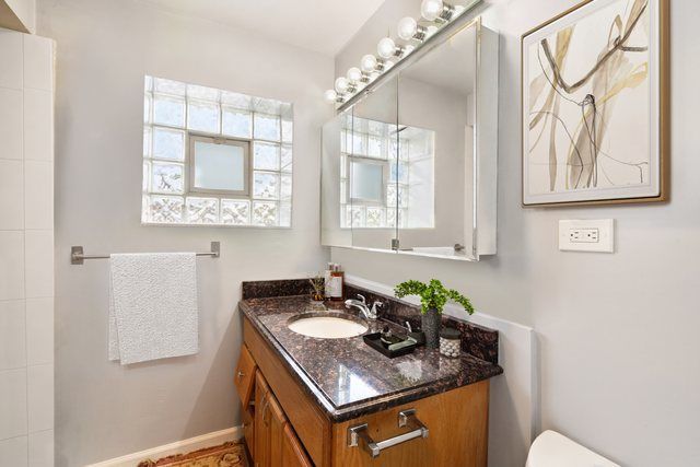 4006 W Nelson Street 6B, Chicago, IL 60641