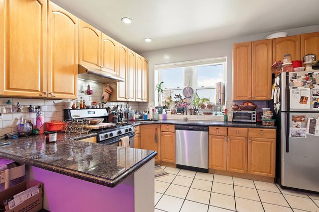 4006 W Nelson Street 6B, Chicago, IL 60641