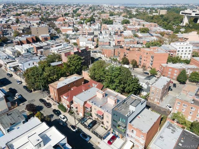 147 Manhattan Avenue, Brooklyn, NY 11206