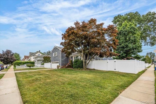 38 Driscoll Avenue, Rockville Centre, NY 11570