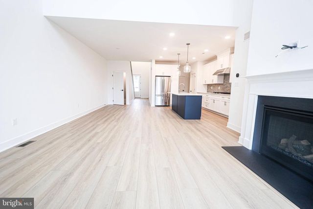 4 CHERRY LN, Princeton Junction, NJ 08550