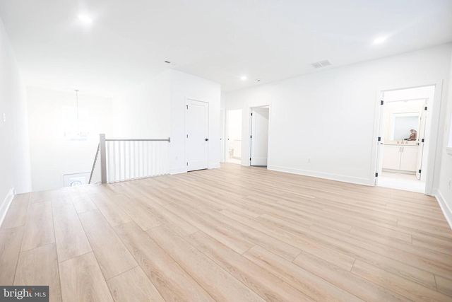 4 CHERRY LN, Princeton Junction, NJ 08550