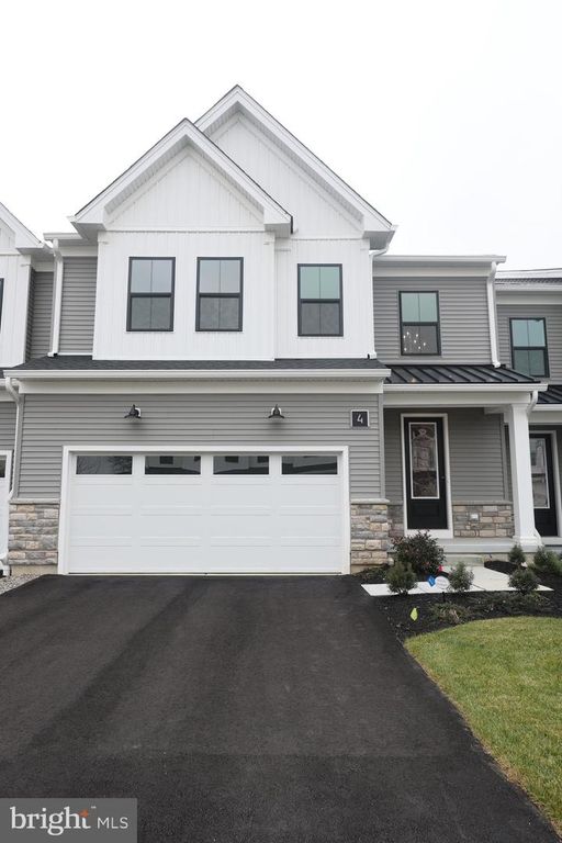 4 CHERRY LN, Princeton Junction, NJ 08550