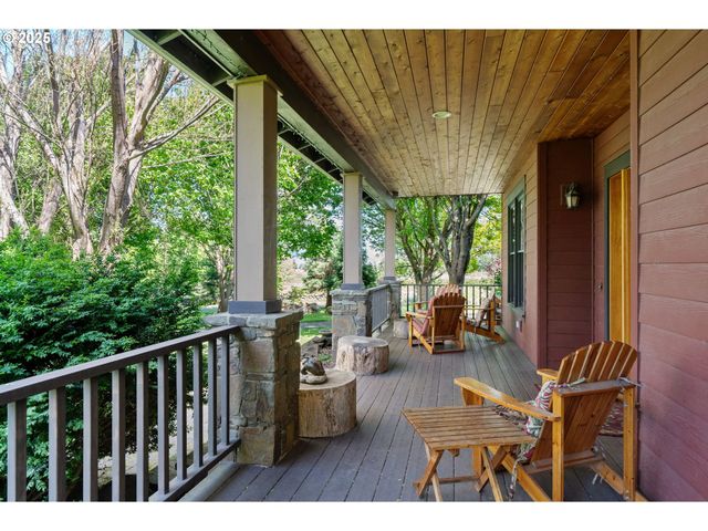 4069 POST CANYON Dr, Hood River, OR 97031