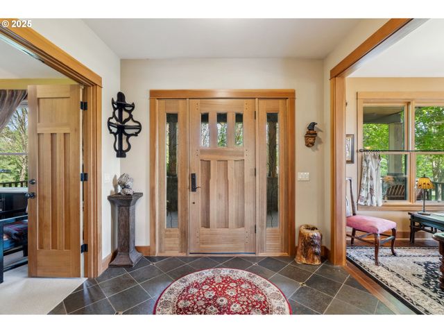 4069 POST CANYON Dr, Hood River, OR 97031