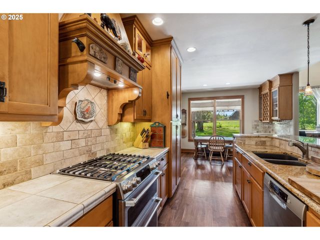 4069 POST CANYON Dr, Hood River, OR 97031