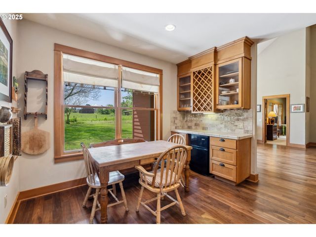 4069 POST CANYON Dr, Hood River, OR 97031