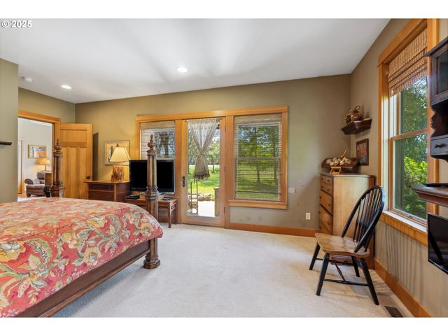 4069 POST CANYON Dr, Hood River, OR 97031