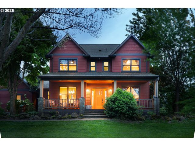 4069 POST CANYON Dr, Hood River, OR 97031