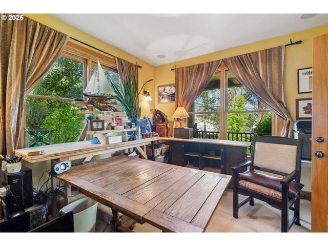 4069 POST CANYON Dr, Hood River, OR 97031