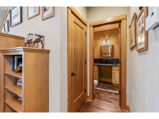 4069 POST CANYON Dr, Hood River, OR 97031