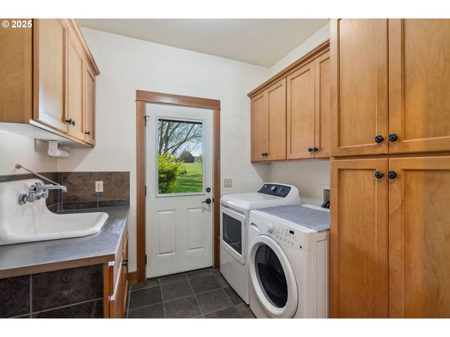 4069 POST CANYON Dr, Hood River, OR 97031