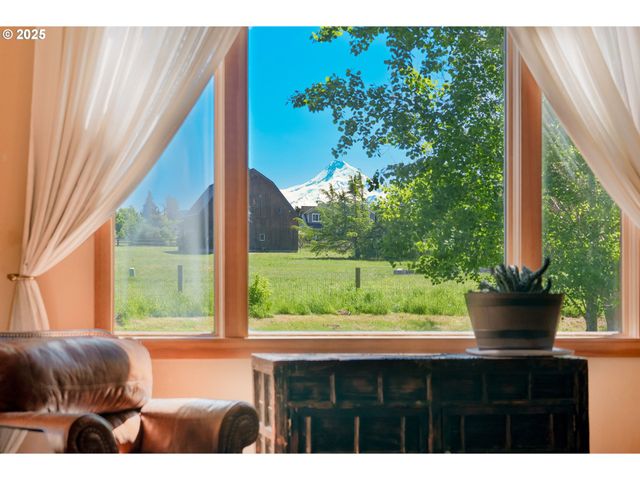 4069 POST CANYON Dr, Hood River, OR 97031