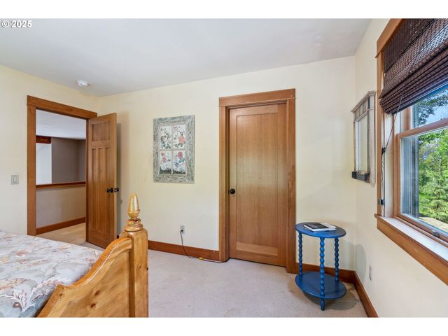 4069 POST CANYON Dr, Hood River, OR 97031