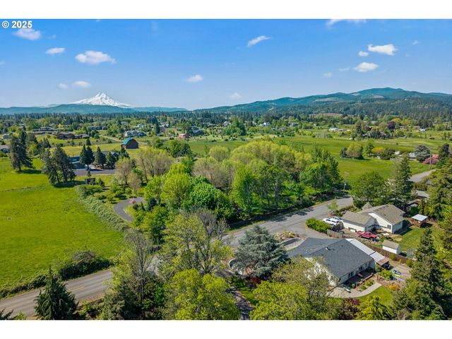 4069 POST CANYON Dr, Hood River, OR 97031