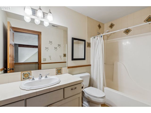 4069 POST CANYON Dr, Hood River, OR 97031