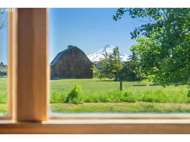 4069 POST CANYON Dr, Hood River, OR 97031