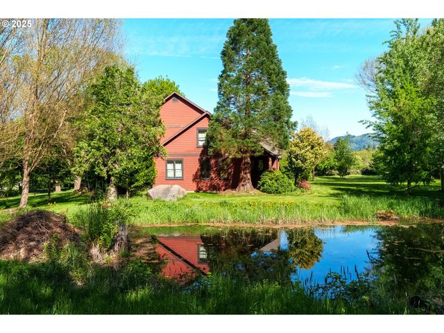 4069 POST CANYON Dr, Hood River, OR 97031