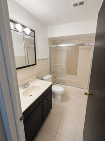 11123 S 84th Avenue 2B, Palos Hills, IL 60465