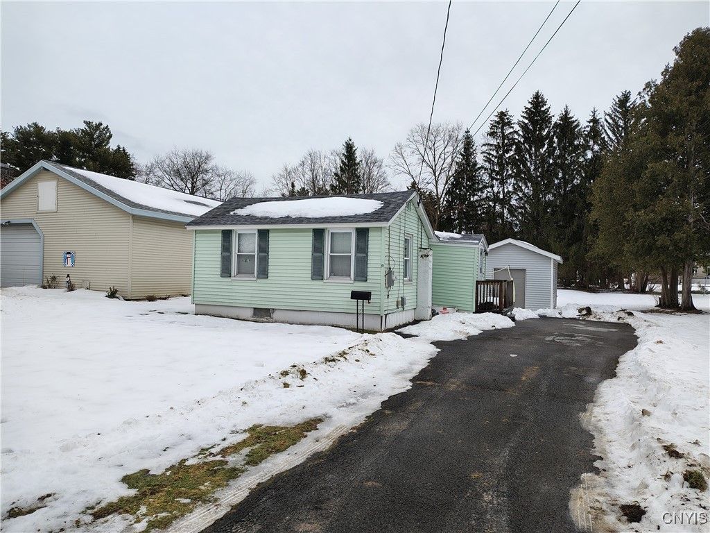 19 Burr Avenue, New Hartford, NY 13417